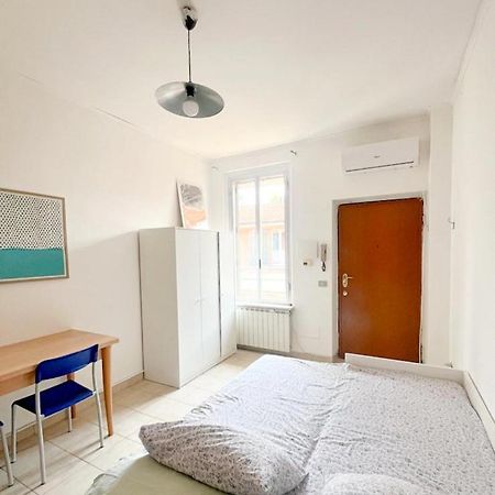 Small Flat Milano Bagian luar foto